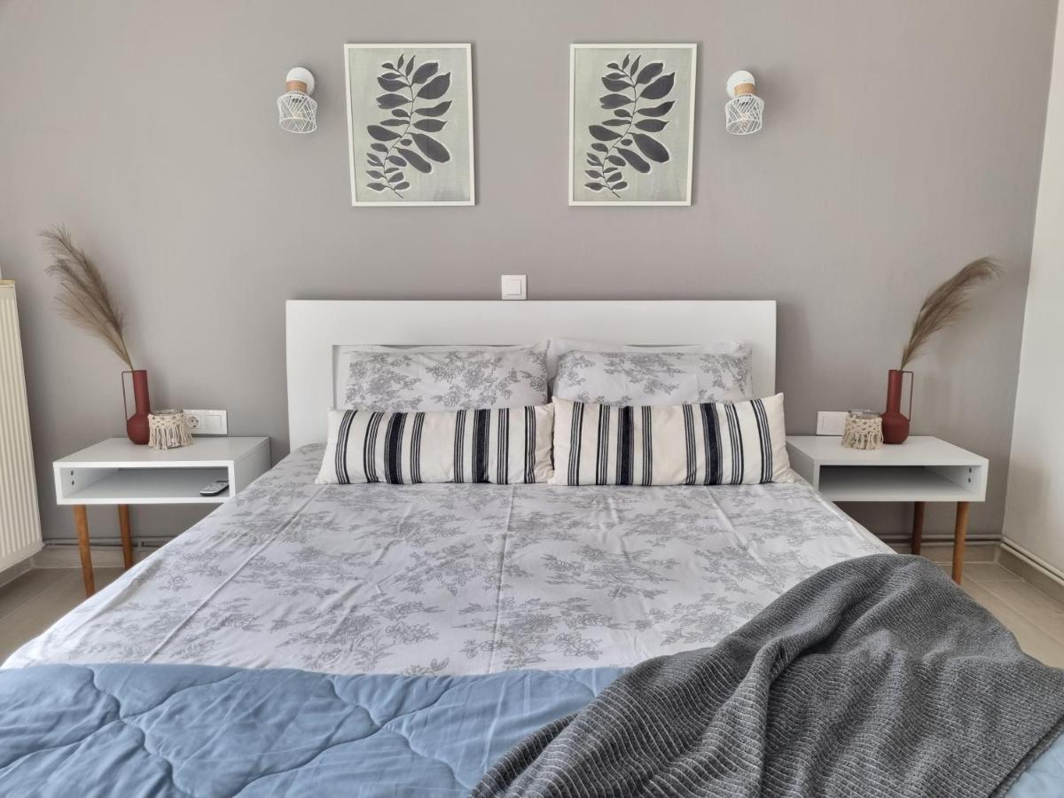 Our Home-Fully Renovated Apartments And Studios By The Sea Nikiti  Exterior photo